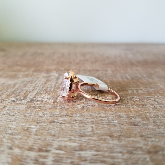 🔥ONLY 1🔥14kt Rose Gold 2CT Pear Solitaire Ring - Picture 4 of 6